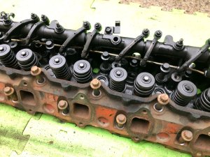 Right cylinder head с коромыслом! ISUZU GIGA OEM 1-11110-834-0 CXZ82K1D 2007 12PE1