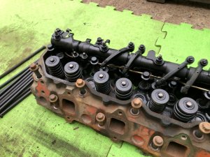 Right cylinder head с коромыслом! ISUZU GIGA OEM 1-11110-834-0 CXZ82K1D 2007 12PE1