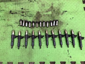 Форсунки +стаканы 1-15300-406-0, 105118-8090 ISUZU GIGA