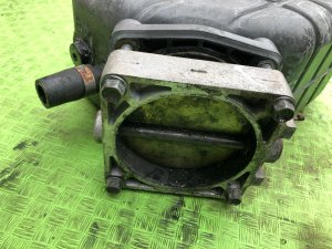 节气门 с резонатором ISUZU GIGA OEM 1-14210-184-1, 1-14230-143-0, 1-14230-152-0 CXZ82K1D 2007 12PE1
