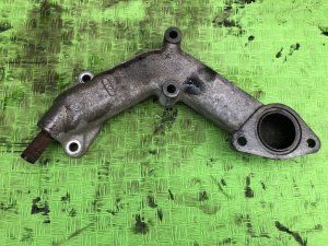 Патрубок термостата ISUZU GIGA OEM 1-13116-113-0 CXZ82K1D 2007