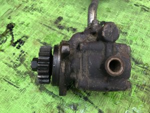 Насос ГУР ISUZU GIGA OEM 1-19500-512-0, 1-19500-561-2 CXZ82K1D 2007 12PE1