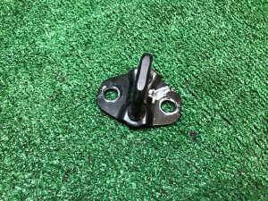 Петля багажника SUBARU LEGACY OEM 63264AG000 BP5 2004 BLACK 32J