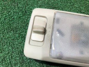 Плафон салона центральный SUBARU LANCASTER OEM 84601AE000GF BHE 2002 EZ30 AT