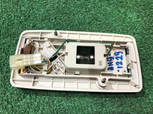 Плафон салона центральный SUBARU LANCASTER OEM 84601AE000GF BHE 2002 EZ30 AT