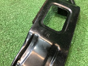 Крепление переднего бампера правое SUBARU LEGACY OEM 57707AE000 BE5 2002 BLUE 14L,11K