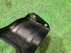 Крепление переднего бампера правое SUBARU LEGACY OEM 57707AE000 BE5 2002 BLUE 14L,11K