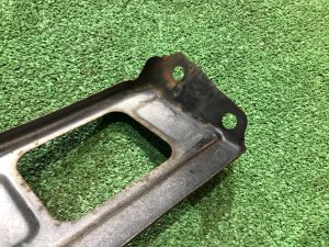Крепление переднего бампера правое SUBARU LEGACY GRAND WAGON OEM 57724AC252 BG9 1996 green 5V5