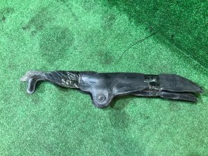 Уплотнители передних крыльев 57120AE001, 57120AE011 SUBARU LEGACY