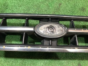 Решетка радиатора SUBARU LANCASTER OEM 91121AE160 BH9 1998 BEIGE 8L5