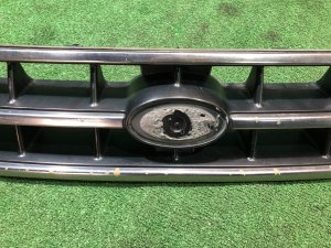 Решетка радиатора SUBARU LANCASTER OEM 91121AE160 BH9 1998 BEIGE 8L5