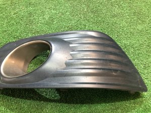 Заглушка вокруг туманки правая SUBARU LEGACY OEM 57731AE320 BE5 2002 BLUE 14L,11K