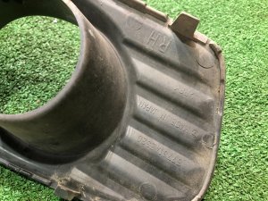 Заглушка вокруг туманки правая SUBARU LEGACY OEM 57731AE320 BE5 2002 BLUE 14L,11K