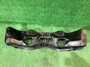 Travessa dianteira SUBARU FORESTER OEM 20100FA010 SF5 1997 EJ20G AT