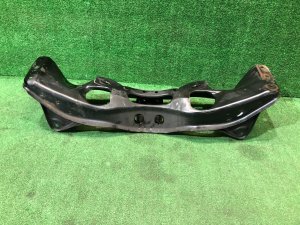 Travessa dianteira SUBARU FORESTER OEM 20100FA010 SF5 1997 EJ20G AT