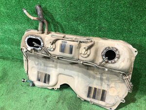 Бензобак SUBARU FORESTER OEM 42120FC040 SF5 1997 EJ20G AT