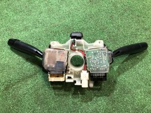 Блок подрулевых переключателей SUBARU FORESTER OEM 83111FC030 SF5 1997 EJ20G AT