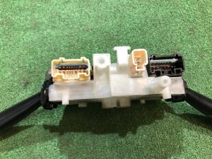 Блок подрулевых переключателей SUBARU FORESTER OEM 83111FC030 SF5 1997 EJ20G AT