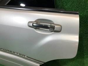 Porta traseira esquerda SUBARU FORESTER OEM 61401FC010 SF5 1997 SILVER 406