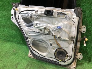 Porta traseira esquerda SUBARU FORESTER OEM 61401FC010 SF5 1997 SILVER 406