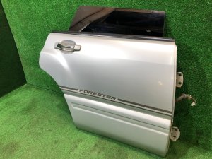 Porta traseira direita SUBARU FORESTER OEM 61401FC000 SF5 1997 SILVER 406