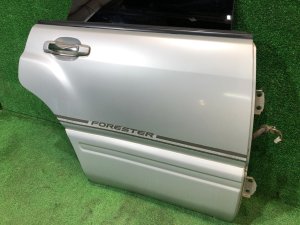 Porta traseira direita SUBARU FORESTER OEM 61401FC000 SF5 1997 SILVER 406