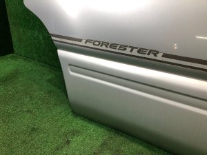Porta traseira direita SUBARU FORESTER OEM 61401FC000 SF5 1997 SILVER 406