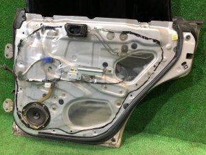Porta traseira direita SUBARU FORESTER OEM 61401FC000 SF5 1997 SILVER 406