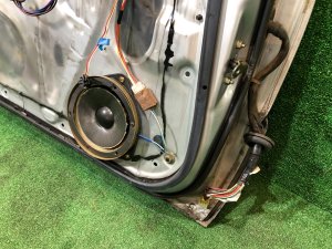 Left front door SUBARU FORESTER OEM 61101FC010 SF5 1997 SILVER 406