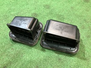 ボディベンチレーションバルブ SUBARU FORESTER OEM 72662FC010 SF5 1997 SILVER 406