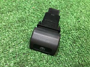 Кнопка обогрева заднего стекла 83041FC020OE SUBARU FORESTER