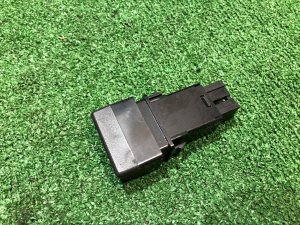 Кнопка обогрева заднего стекла SUBARU FORESTER OEM 83041FC020OE SF5 1997 EJ20G AT