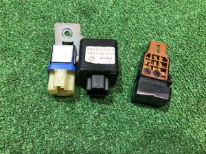 Кнопка обогрева лобового стекла с реле SUBARU FORESTER OEM 83001FA041 SF5 1997 EJ20G AT