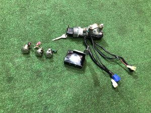 锁芯套装 57491FC010, 83121FC100 SUBARU FORESTER