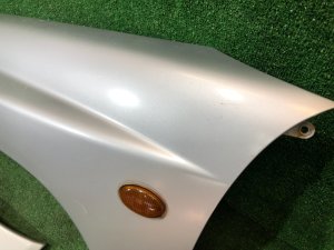 左前翼子板 с рожком SUBARU FORESTER OEM 57120FC010 SF5 1997 SILVER 406