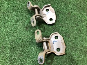 Петли двери передней левой SUBARU FORESTER OEM 61220FA000, 61220FA010 SF5 1997 SILVER 406