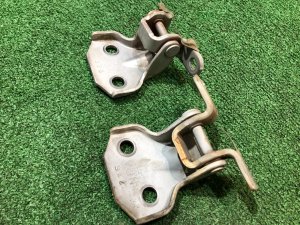 Петли двери передней правой SUBARU FORESTER OEM 61220FA000, 61220FA010 SF5 1997 SILVER 406