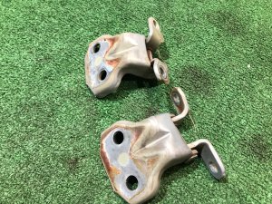 Петли двери передней правой SUBARU FORESTER OEM 61220FA000, 61220FA010 SF5 1997 SILVER 406