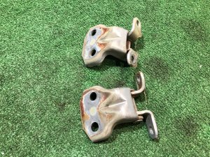 Петли двери передней правой SUBARU FORESTER OEM 61220FA000, 61220FA010 SF5 1997 SILVER 406