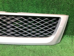 フロントグリル SUBARU FORESTER OEM 91065FC050SG SF5 1997 SILVER 406