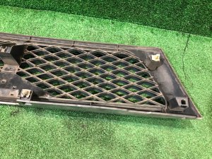 フロントグリル SUBARU FORESTER OEM 91065FC050SG SF5 1997 SILVER 406