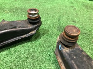 フロントアーム новые сайлент-блоки SUBARU FORESTER OEM 20200AA200, 20200AA210 SF5 1997 EJ20G AT