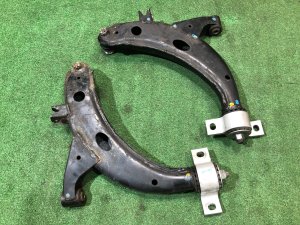フロントアーム новые сайлент-блоки SUBARU FORESTER OEM 20200AA200, 20200AA210 SF5 1997 EJ20G AT
