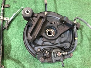 Ступицы задние SUBARU FORESTER OEM 26310AA051, 28016FC000, 28411AA000, 28411AA010 SF5 SG5 BG5 1997 EJ20G AT