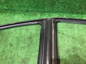Left door seal SUBARU FORESTER OEM 62710FC010 SF5 1997 SILVER 406