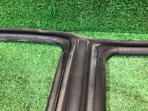 Уплотнитель дверей правый SUBARU FORESTER OEM 62710FC000 SF5 1997 SILVER 406