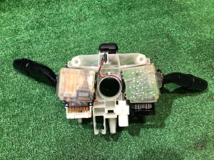 Блок подрулевых переключателей SUBARU FORESTER OEM 83111SA100, 83111SA102 SG5 2004 EJ205 AT