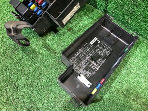 Блок предохранителей SUBARU FORESTER OEM 82231SA300 SG5 2004 EJ205 AT