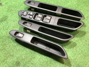 パワーウィンドウ制御ユニット SUBARU FORESTER OEM 83071SA070 SG5 2004 EJ205 AT