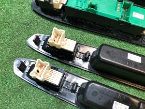 パワーウィンドウ制御ユニット SUBARU FORESTER OEM 83071SA070 SG5 2004 EJ205 AT